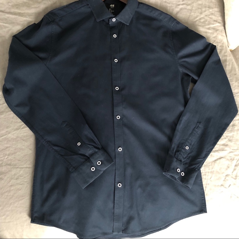 H&M Men’s Navy Button Up